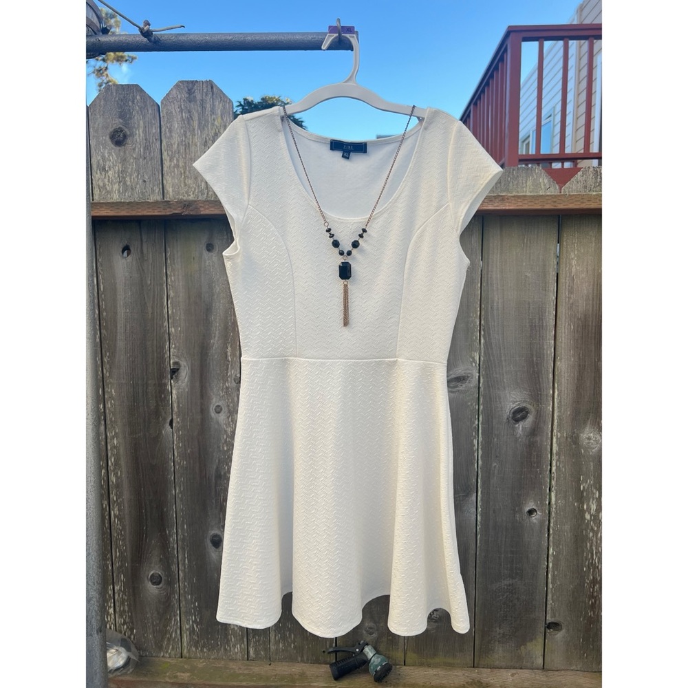 Elegant White Cap Sleeve Dress